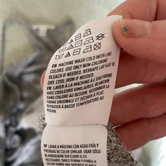 American Eagle Grey Sweater Razor Back Top Size Medium - Picture 6 of 6